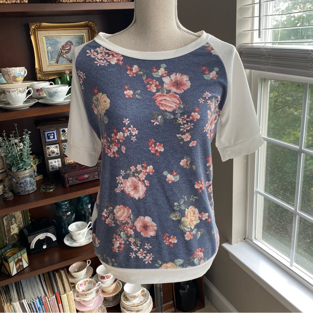 7th Ray Floral Print Women's Top - Blue/White Ringer Tee Size Medium